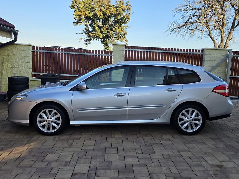 Renault Laguna 2.0dCi 150PS*DYNAMIQUE*2xSADA* - fotka 2 z 40