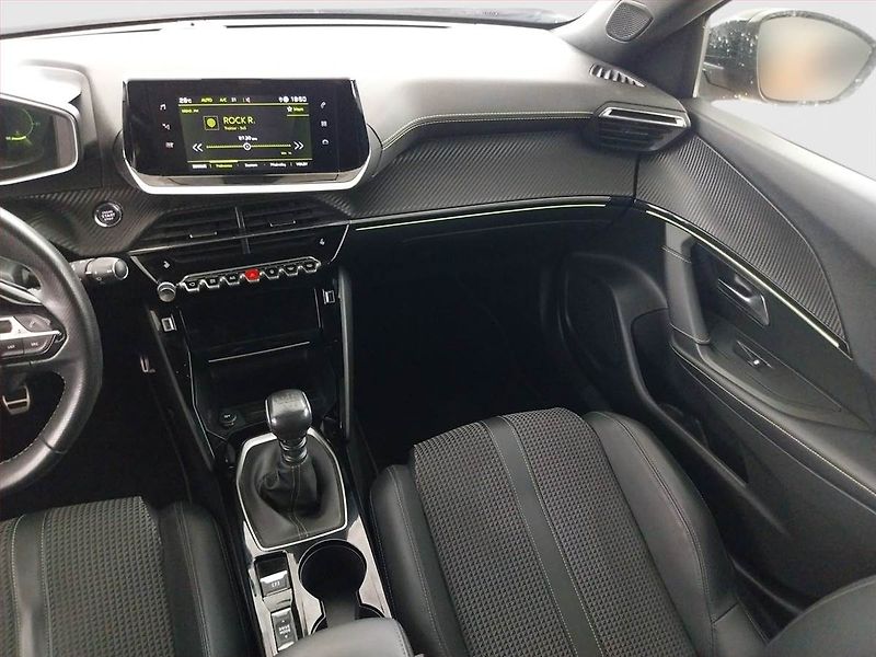 Peugeot 2008 (2020) GT Line 1.2 PureTech - fotka 8 z 17