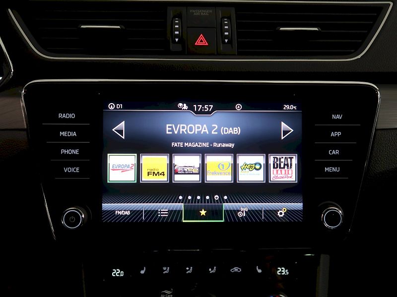 Škoda Superb (2023) STYLE 2.0TSI 140KW DSG - fotka 25 z 41
