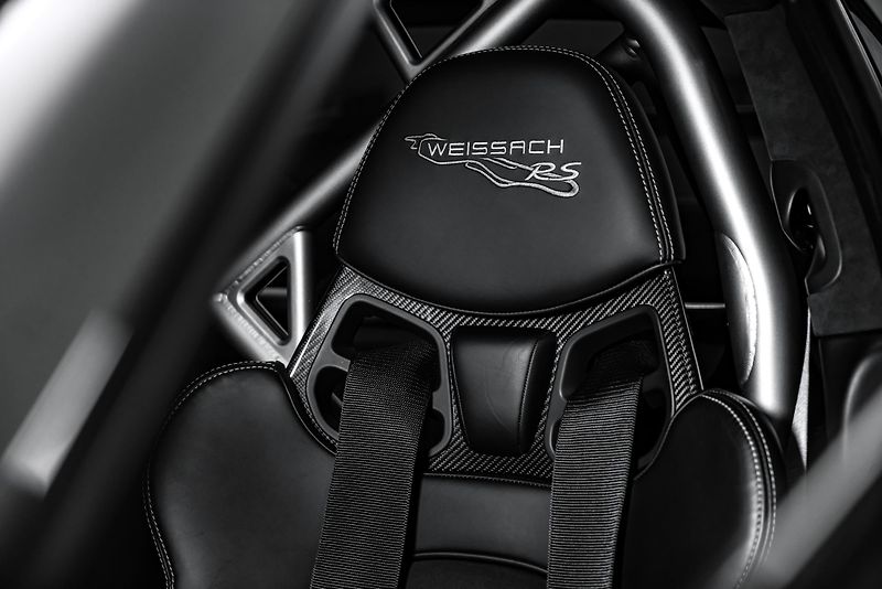 Porsche 911 GT2 RS/WEISSACH/CARBON/MAGNESI - fotka 39 z 48