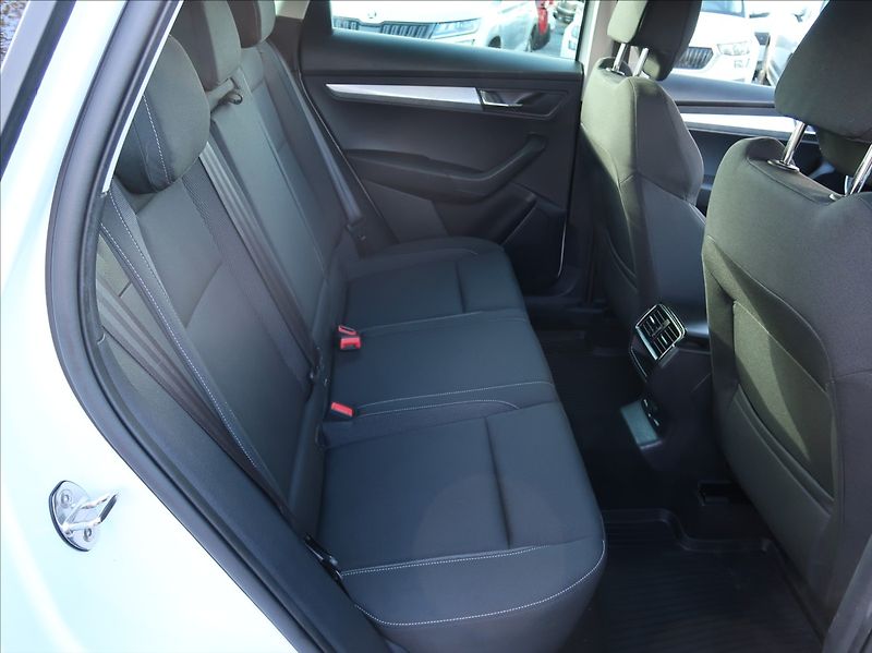 Škoda Karoq 2,0 TDi,110kW,1majČR,4x4,DPH - fotka 19 z 28