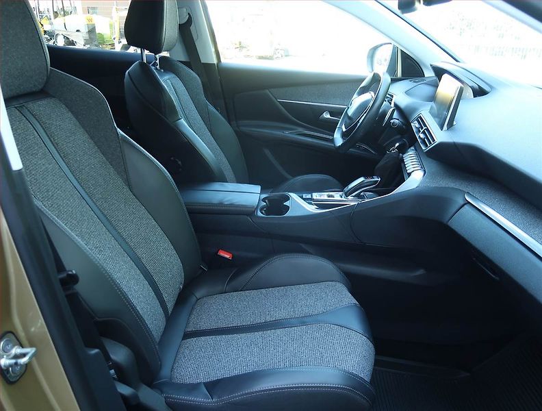 Peugeot 3008 (2017) Allure 1.6 BlueHDi, Automat - fotka 9 z 24