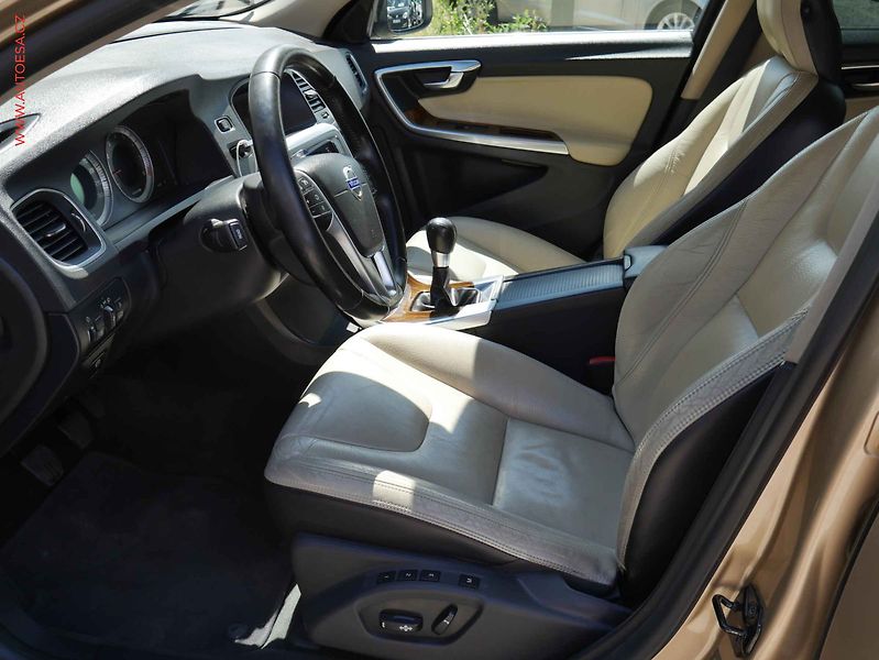 Volvo S60 (2011) 2.0T, ČR, Kůže, výhřev sed. - fotka 9 z 20