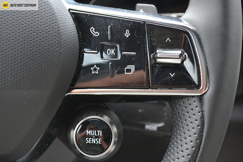 Renault Espace ICONIC E-TECH FULL HYBRID 200k - fotka 63 z 79
