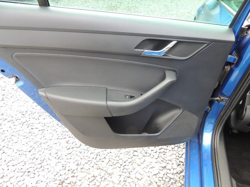 Škoda Rapid (2014) 1.2TSi,77kw,dobrá výbava - fotka 32 z 40
