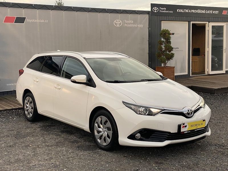 Toyota Auris 1.4D, ČR, Active, manual - fotka 1 z 29