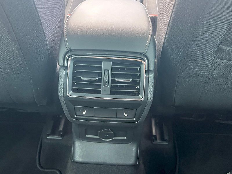Škoda Karoq (2025) Top Selection 1.5TSi 110kW 7°a - fotka 32 z 33