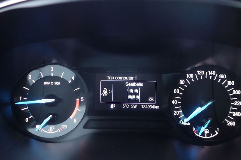 Ford Mondeo (2016) 2,0TDCi 110 kW ! Pěkný !! - fotka 17 z 26