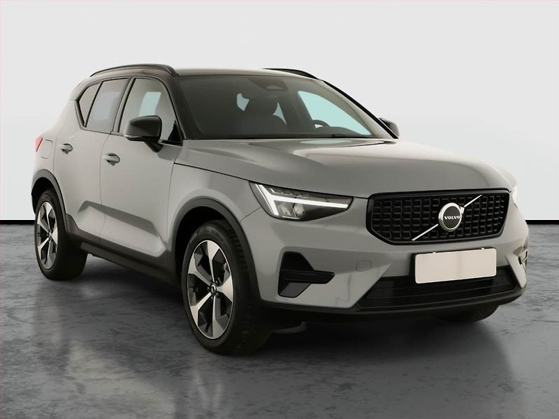 Volvo XC40 (2023) B3 - fotografie inzerátu