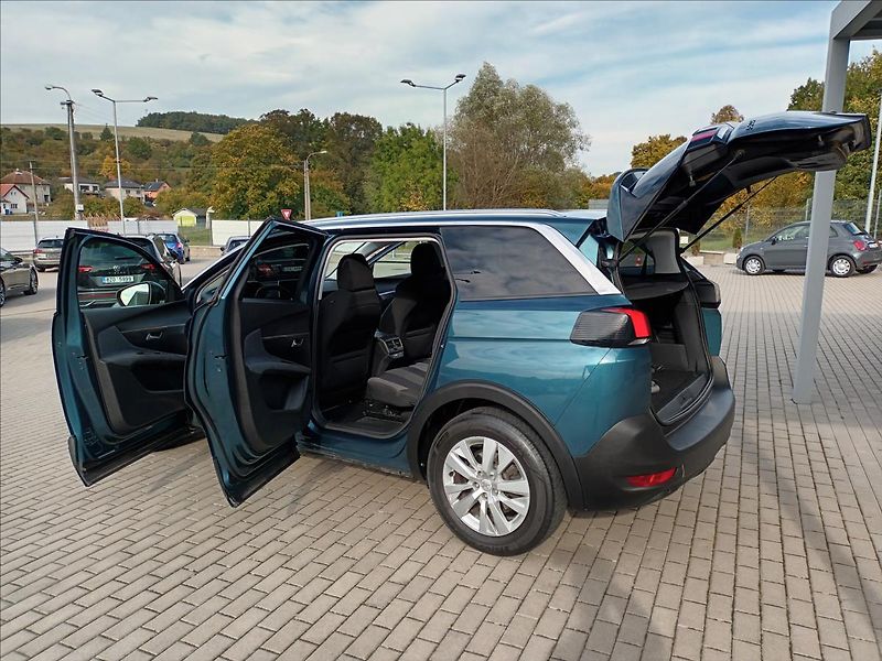 Peugeot 5008 1,6 HDI,88KW,ČR,7MÍST,NAVI,TZ, - fotka 10 z 46