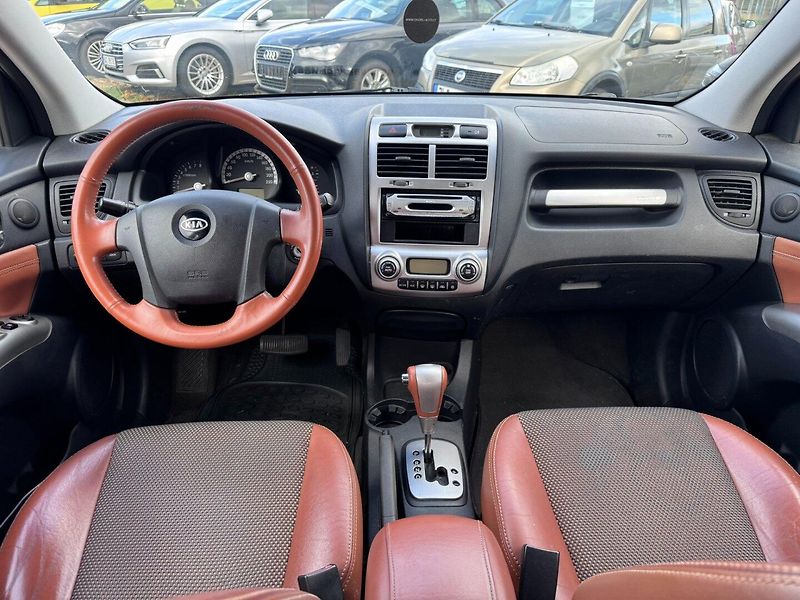 Kia Sportage (2004) 2,7i V6 129 KW AUTOMAT 4X4 - fotka 21 z 45
