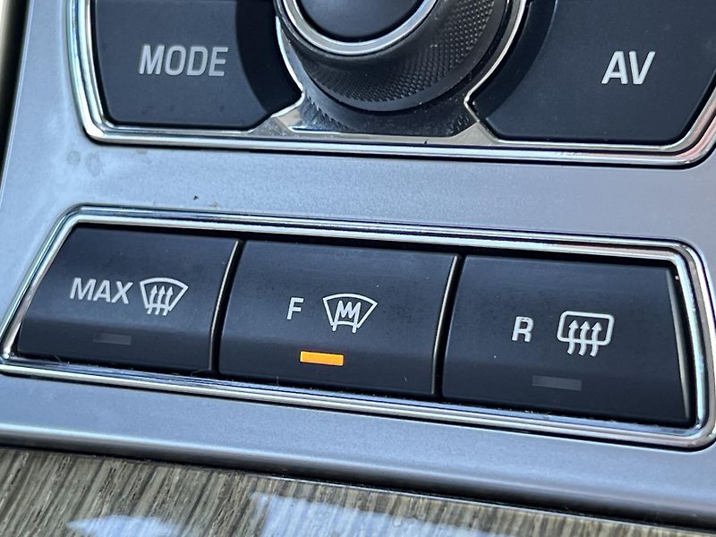 Jaguar XF 3.0D AUTOMAT KŮŽE NAVI KAMERA  - fotka 28 z 51