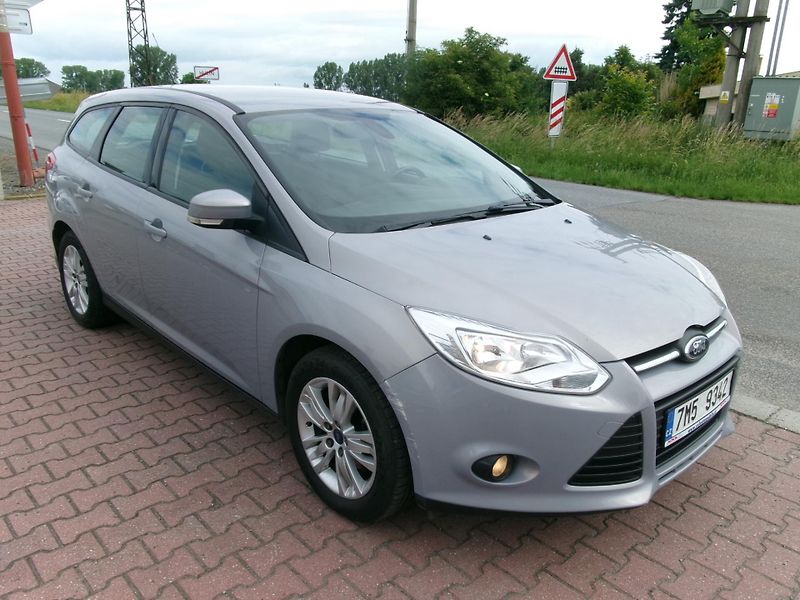 Ford Focus (2014) 1,0 ECOBOOST AC BT TEMP - fotka 3 z 24