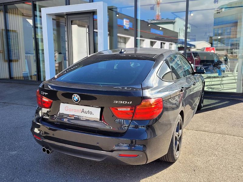 BMW Řada 3 330d GT M Paket - fotka 3 z 37