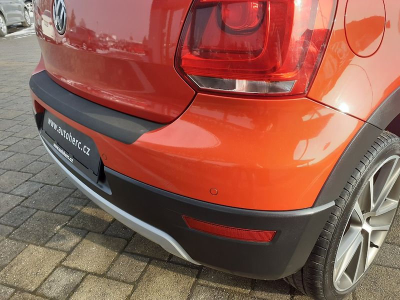 Volkswagen Polo (2012) 1.2 HTP CROSS - fotka 17 z 35