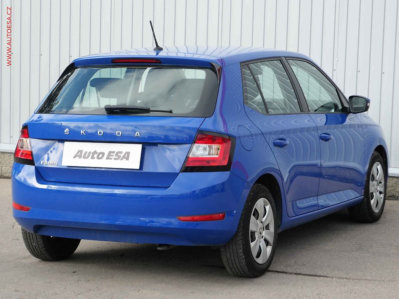 Škoda Fabia (2021) 1.0MPi, 2.maj,ČR, Active, AC - fotka 4 z 16