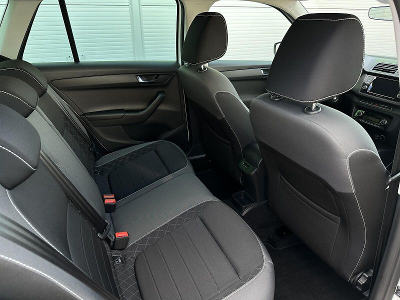 Škoda Fabia 1.0TSi Ambition TOP 95PS Clima - fotka 32 z 34