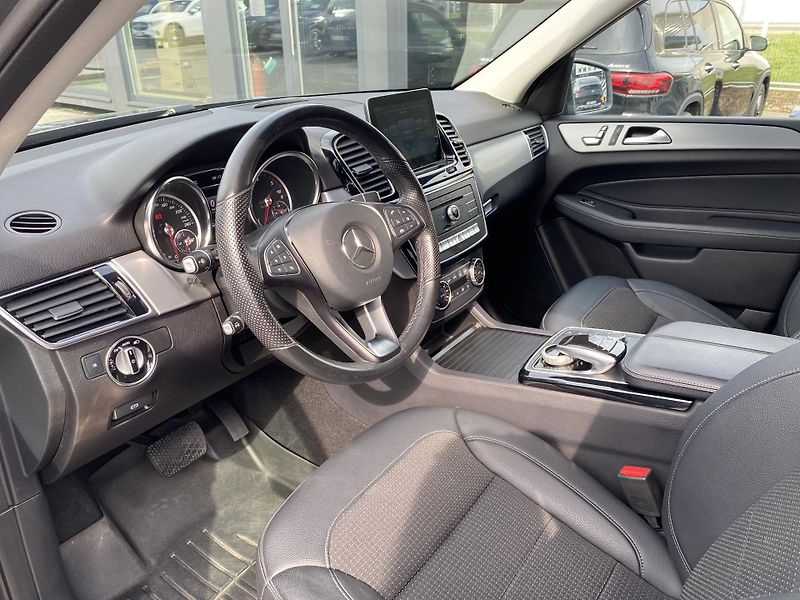 Mercedes-Benz GLE GLE 350d 4M AMG DISTRONIC - fotka 13 z 28