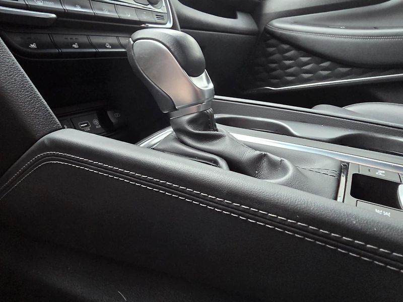 Hyundai Santa Fe 2.2-PREMIUM-AUTOMAT-KŮŽE - fotka 13 z 35