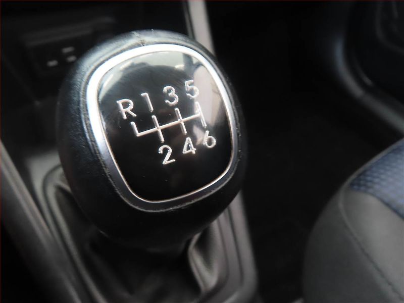 Hyundai ix20 (2019) 1.6 CVVT, Serv.kniha - fotka 12 z 14