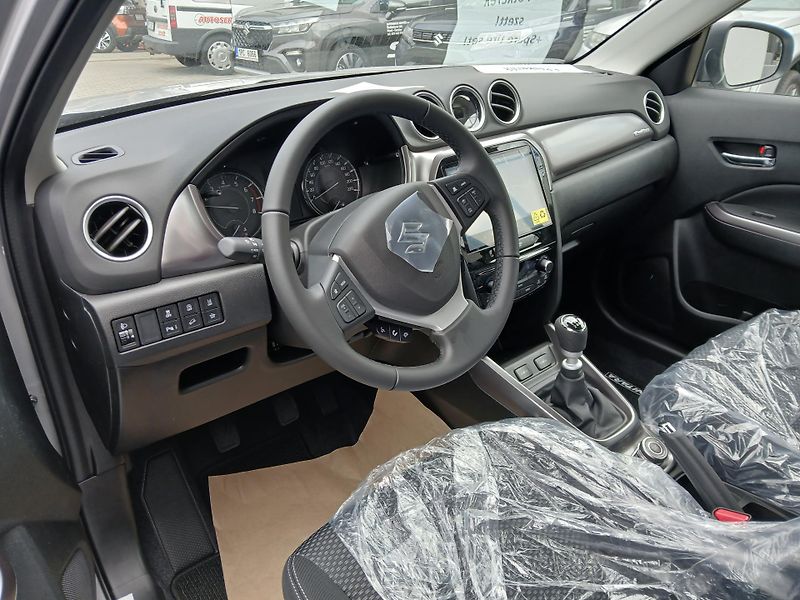 Suzuki Vitara (2026) 1,4 Premium 4x4 hybrid - fotka 5 z 8