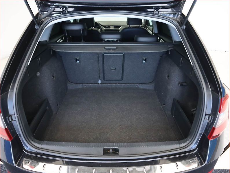 Škoda Octavia (2019) 1.6 TDI, Automat, Navi - fotka 14 z 20