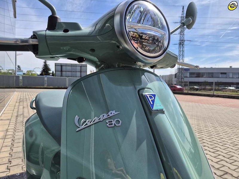 Vespa Primavera 125 3V ABS (2026) Primavera 125 80th - fotka 10 z 22