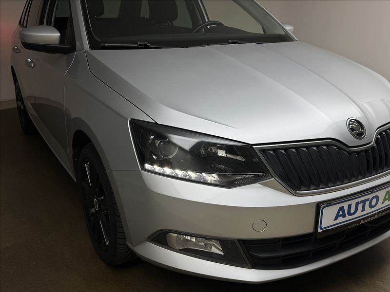 Škoda Fabia 1,2 81kW LED AC NAVI SENZORY - fotka 33 z 35