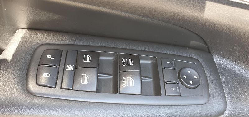 Jeep Grand Cherokee (2019) Jeep Grand Cherokee 3.6 V6 4x4 - fotka 21 z 29