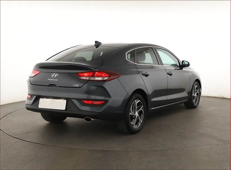 Hyundai i30 (2022) 1.5 T-GDI MHEV, ČR,1.maj - fotka 5 z 20