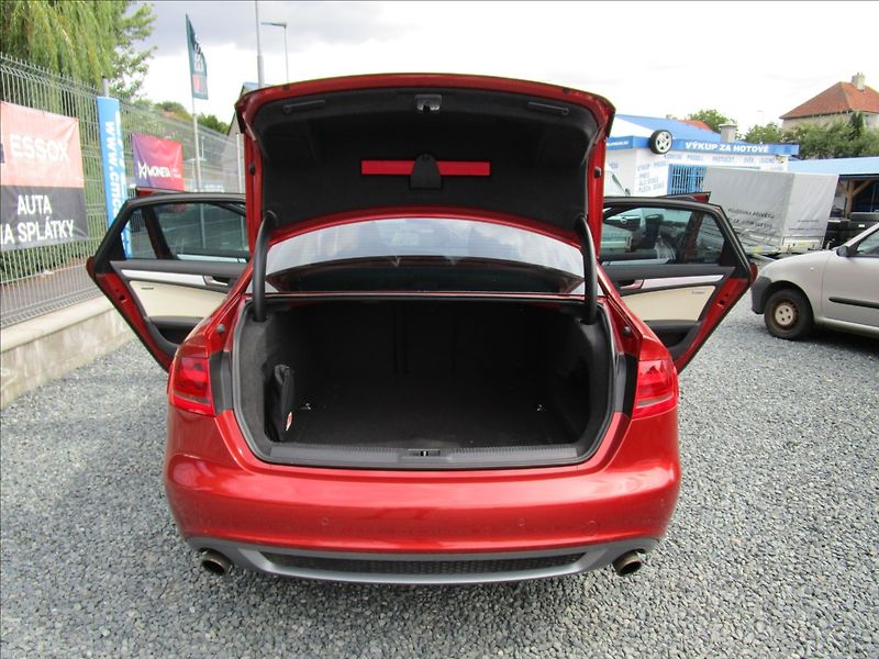 Audi A4 3.0FSi V6 Quattro S-Line - fotka 39 z 49