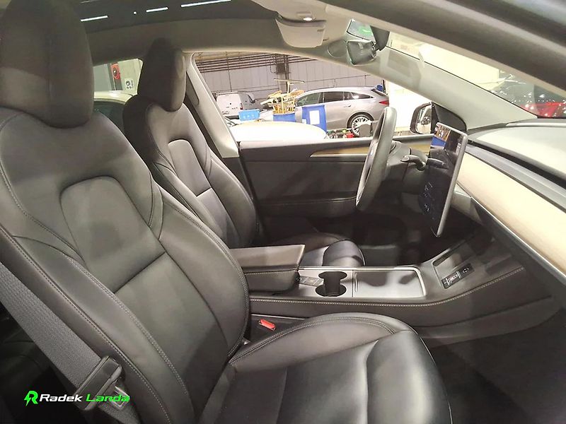 Tesla Model Y (2023) Long Range AWD Berlín - fotka 5 z 8