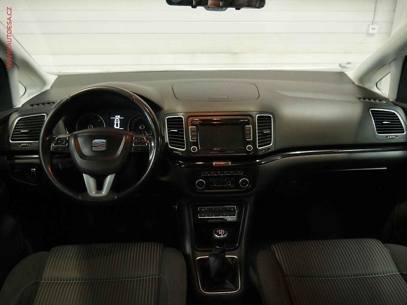 Seat Alhambra (2011) 2.0 TDi 7míst, Navi, panor. - fotka 8 z 23