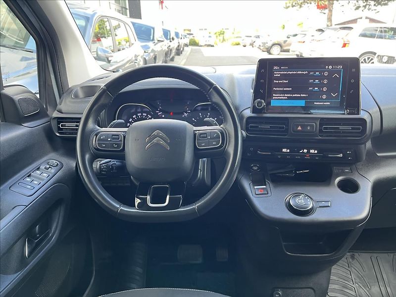 Citroën Berlingo 1,5 BlueHDi  EAT8 SHINE PROFI+ - fotka 11 z 22