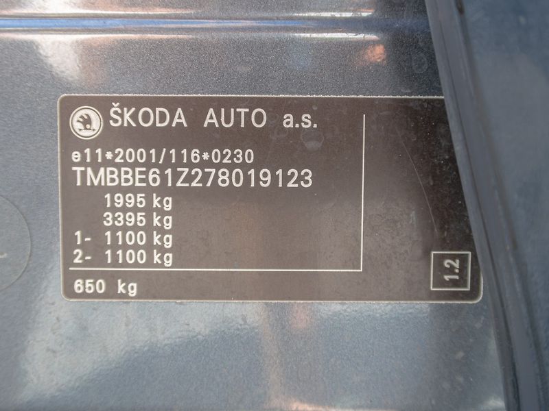 Škoda Octavia (2008) ČR 2.0TDI 103KW man – DIGI - fotka 36 z 37