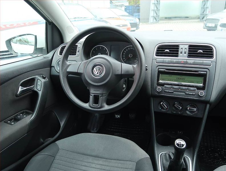 Volkswagen Polo (2010) 1.2 12V, Serv.kniha - fotka 7 z 14