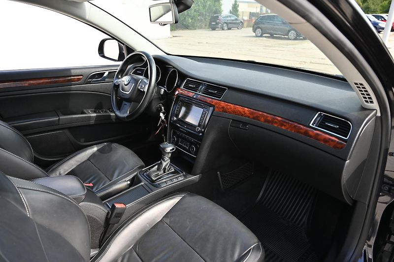 Škoda Superb 2.0TDI 125KW DSG Elegan. 12/09 - fotka 26 z 45