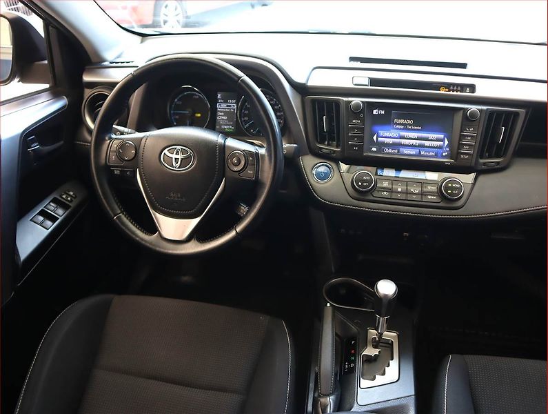 Toyota RAV4 (2016) 2.5 Hybrid, Automat, Navi - fotka 7 z 21