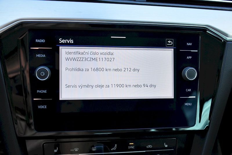 Volkswagen Passat (2021) COMBI ELEGANCE 1.5 TSI 110 kW - fotka 22 z 32