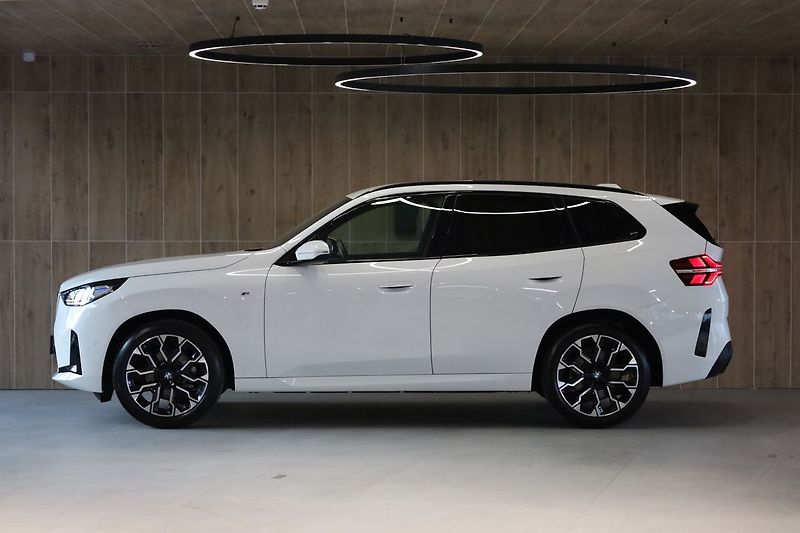 BMW X3 20d xDrive, Tažné, Harman - fotka 3 z 37