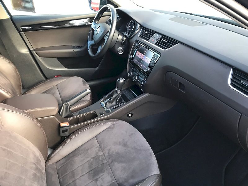 Škoda Octavia (2015) Laurin & Klement  2,0 TDI DSG - fotka 7 z 28