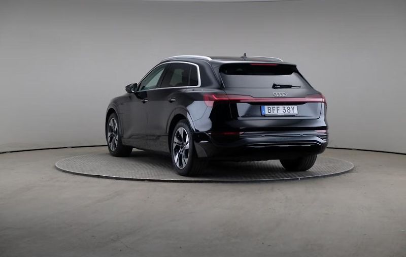 Audi Q8 e-tron 50 Q 360kam Pano Matrix BLIS - fotka 2 z 23