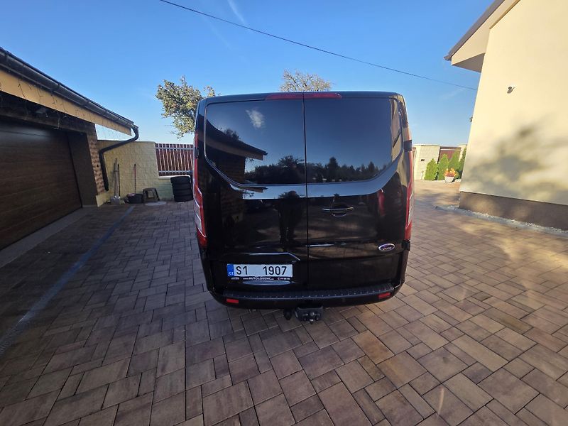 Ford Transit Custom 2.2TDCI L2 114kw 6míst - fotka 12 z 42