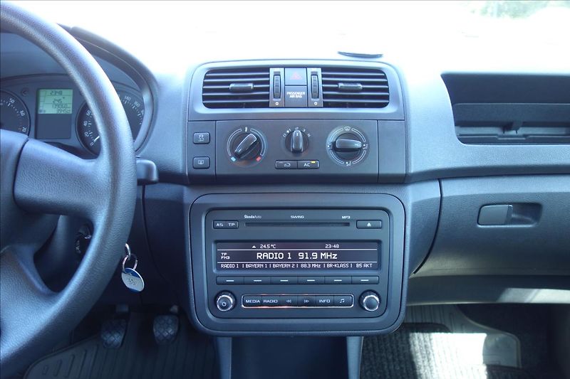 Škoda Fabia 1,2 TSi 63KW, KLIMA, ACTIVE. - fotka 19 z 27