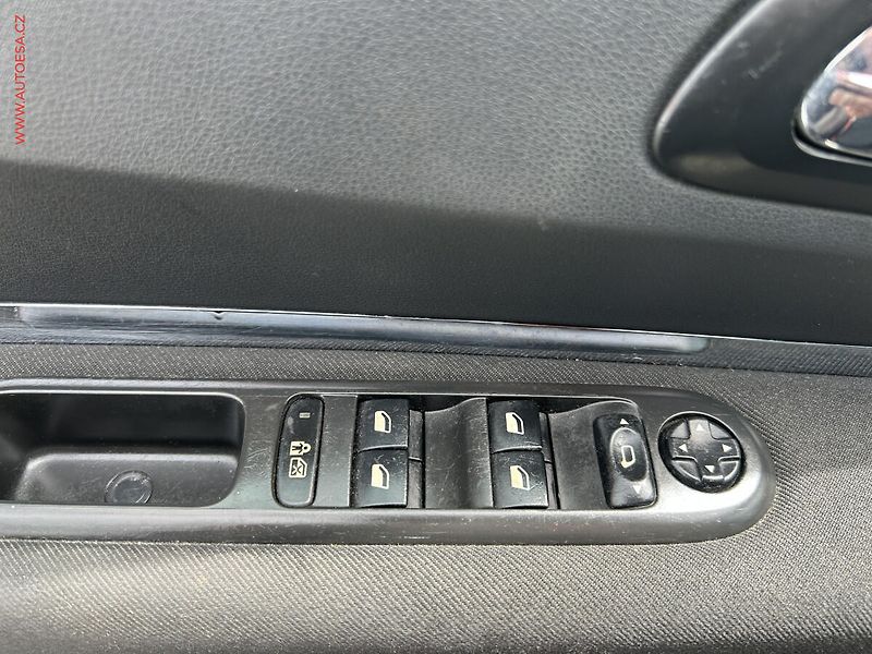 Peugeot 3008 (2009) 1.6 HDi, servis.kniha - fotka 11 z 15