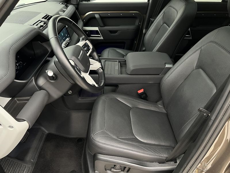 Land Rover Defender D250 XS EDITION AUT CZ - fotka 3 z 50