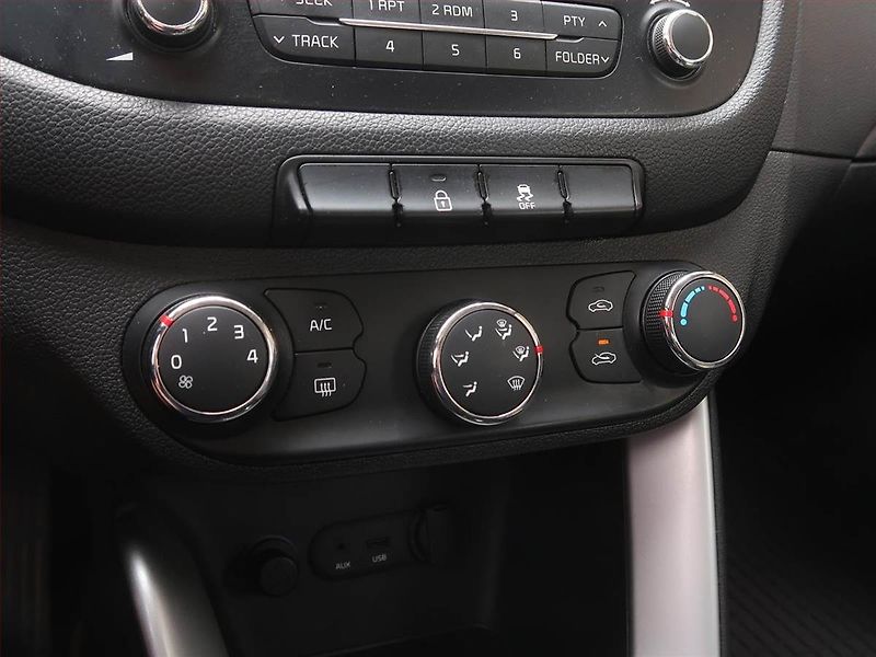 Kia Ceed (2013) Silver 1.6 GDI, Serv.kniha - fotka 14 z 14