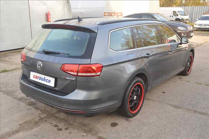 Volkswagen Passat (2017) VARIANT1,6 TDI BMT - fotka 4 z 22