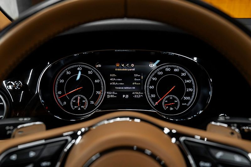 Bentley Bentayga - fotka 9 z 21