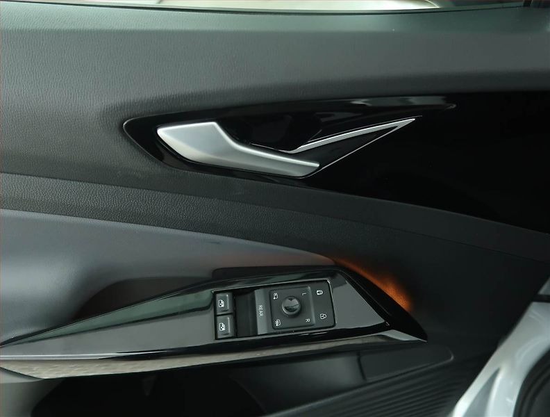 Volkswagen ID.4 (2022) Pro Perf. (82 kWh), SoH 94% - fotka 16 z 23